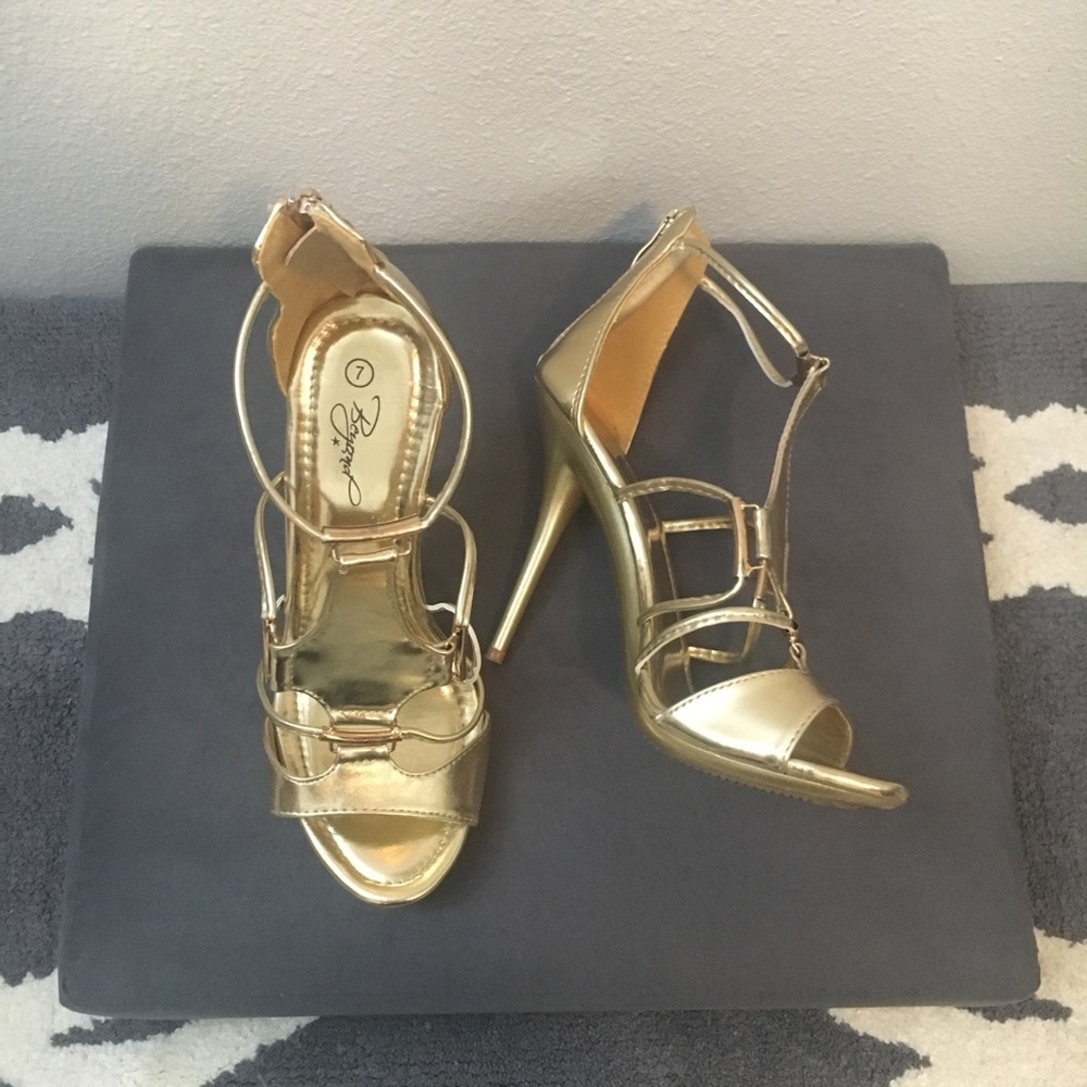 🍒2/$20 Gold Metallic Gladiator Stiletto Heels